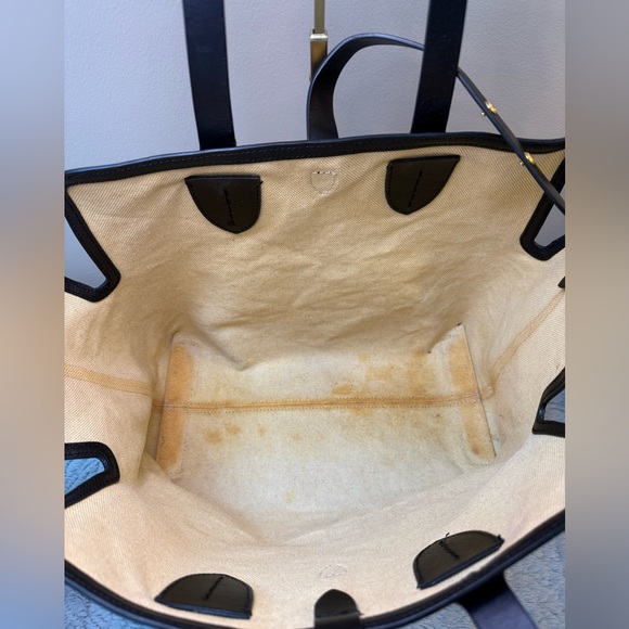 Burberry
Medium Canvas Soft Belt Tote - Picture 2 of 16